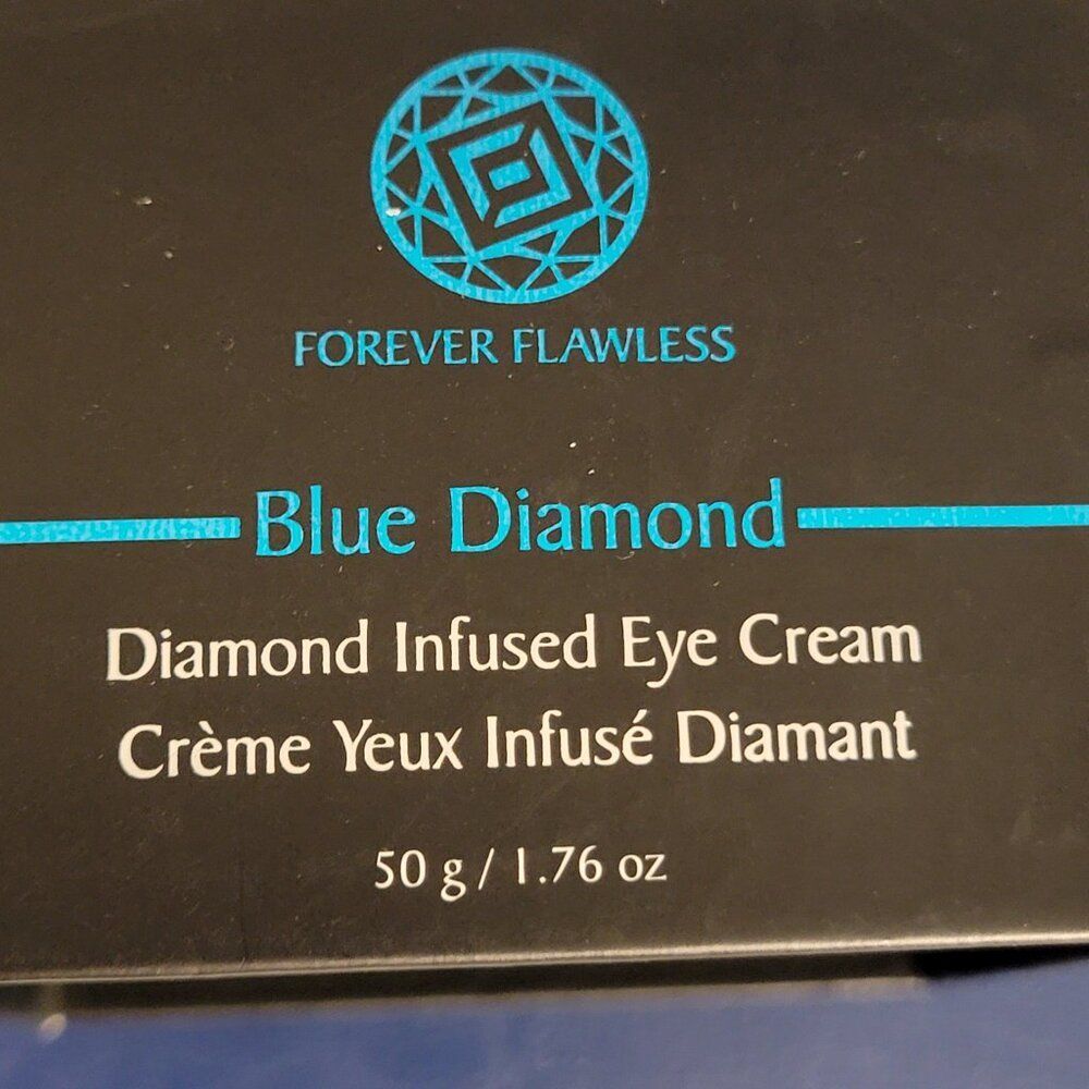 Forever Flawless Blue Diamond Eye Cream - Picture 5 of 11